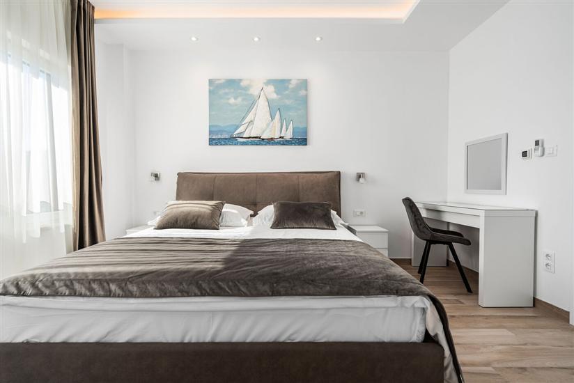 House K1, for 10 persons