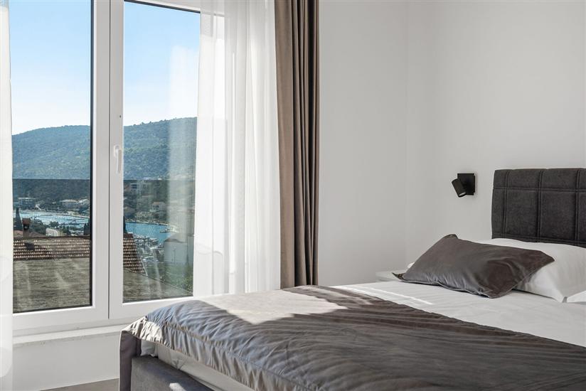 House K1, for 10 persons