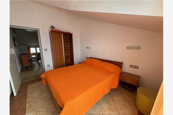 Apartment A4, for 4 persons