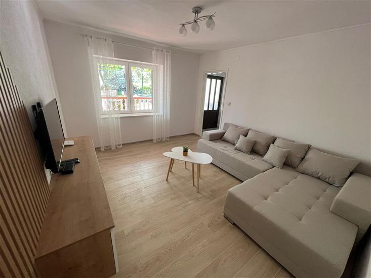 Apartment A1, for 5 persons