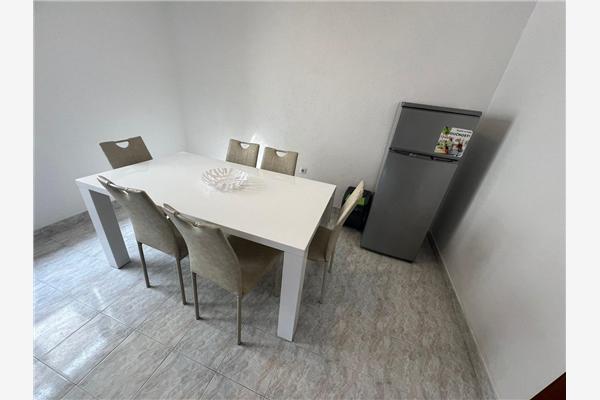 Apartment A2, for 7 persons
