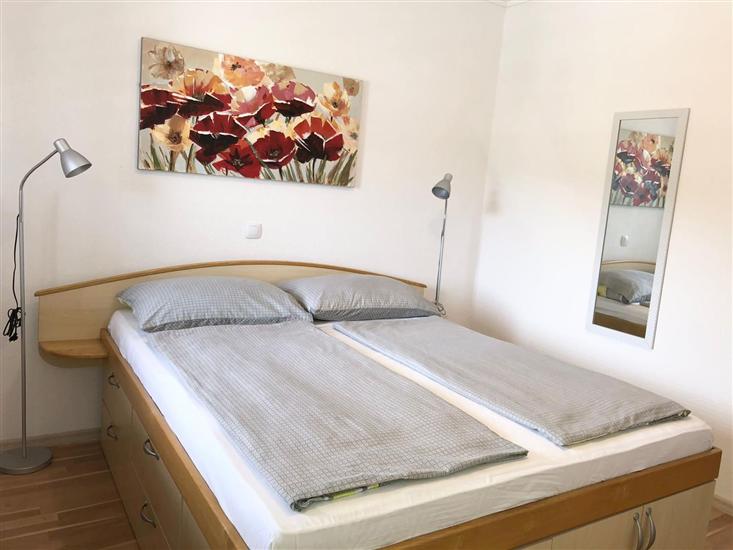 Apartment A2, for 7 persons