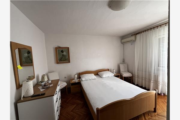 Room S2, for 2 persons