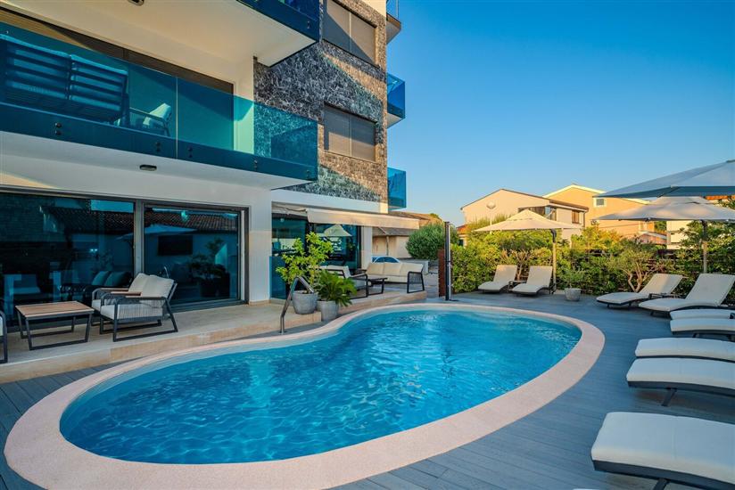 Apartments Luxury Villa Maloca