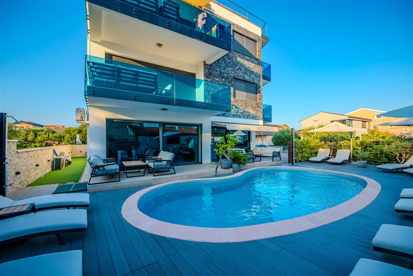 Apartments Luxury Villa Maloca