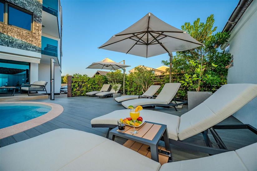 Apartments Luxury Villa Maloca