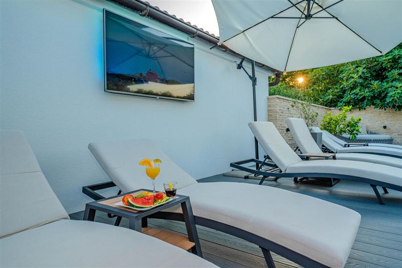 Apartments Luxury Villa Maloca