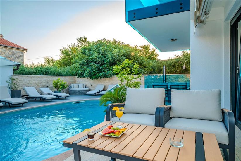 Apartments Luxury Villa Maloca