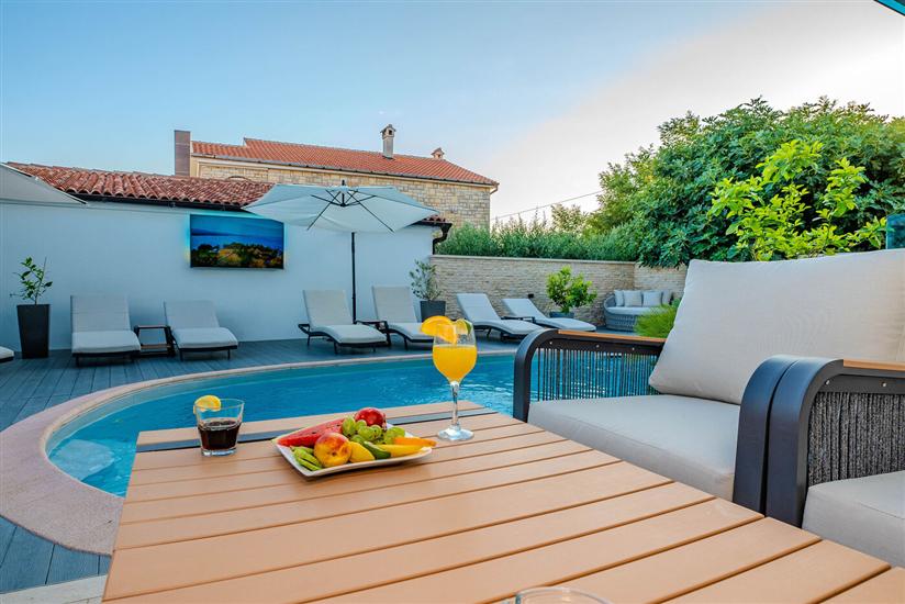 Apartments Luxury Villa Maloca