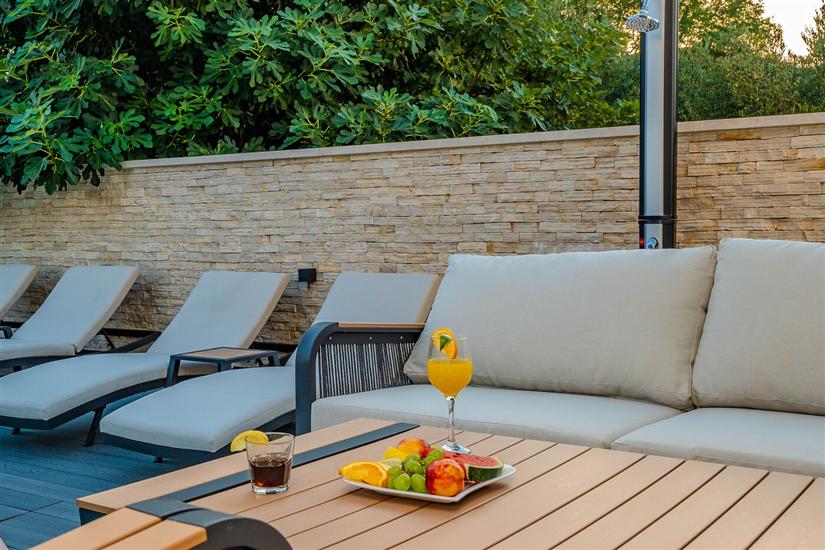 Apartments Luxury Villa Maloca