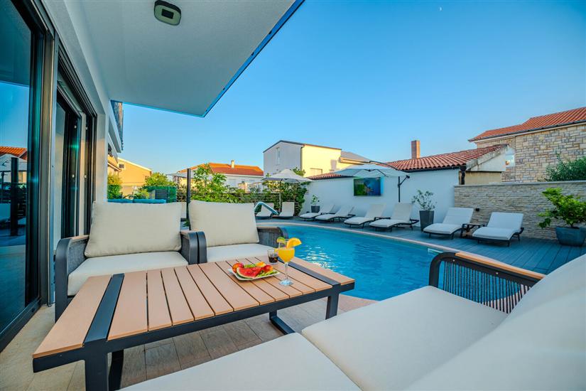 Apartments Luxury Villa Maloca