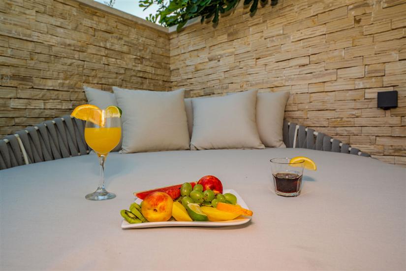 Apartments Luxury Villa Maloca