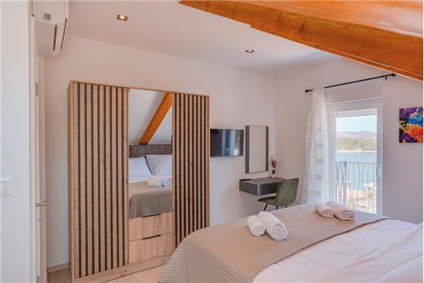 House K1, for 8 persons