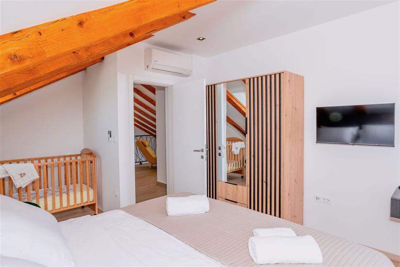 House K1, for 8 persons