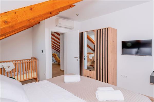 House K1, for 8 persons