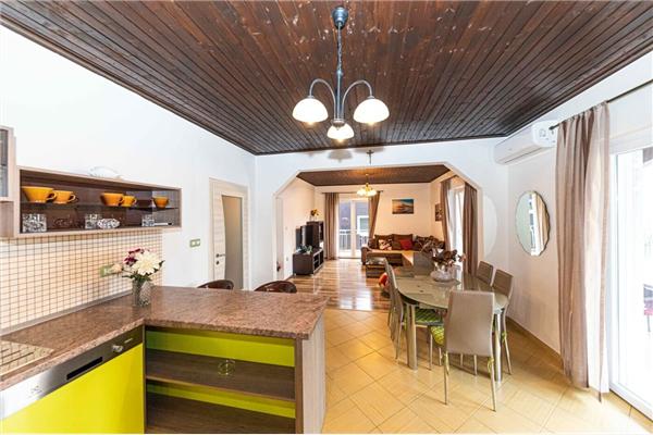 Apartment A1, for 5 persons