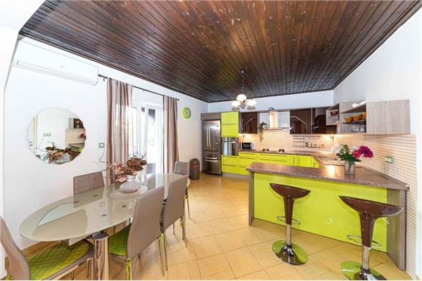 Apartment A1, for 5 persons