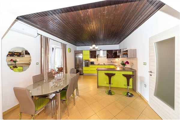 Apartment A1, for 5 persons