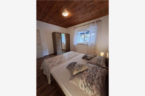 Apartment A1, for 5 persons