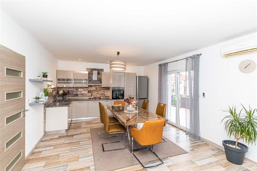 Apartment A2, for 6 persons