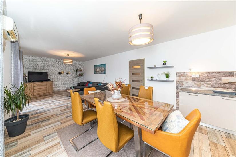 Apartment A2, for 6 persons