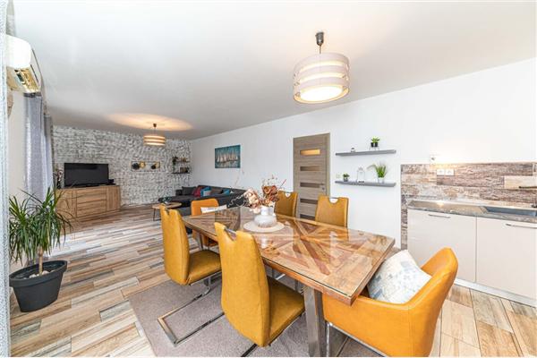 Apartment A2, for 6 persons