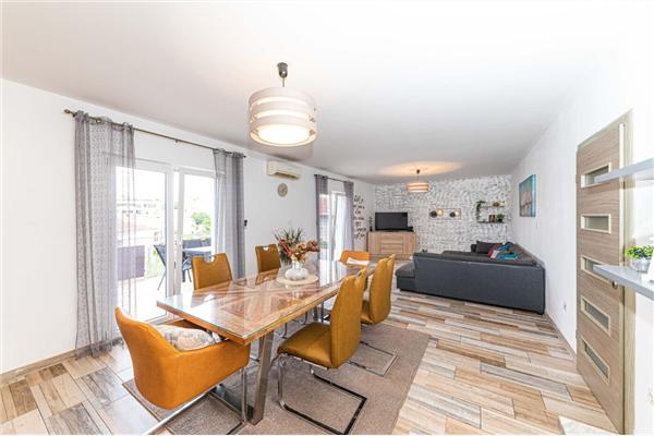 Apartment A2, for 6 persons