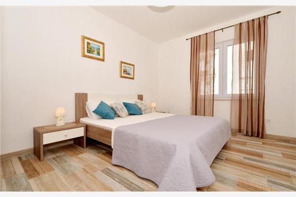 Apartment A2, for 6 persons