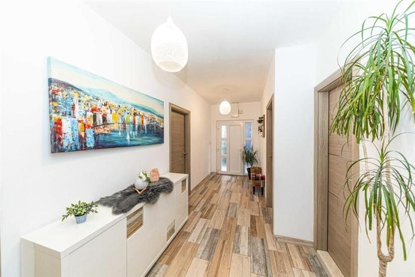 Apartment A2, for 6 persons