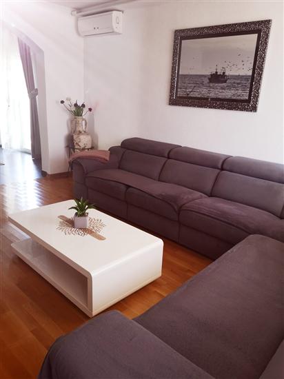 Apartment A1, for 8 persons