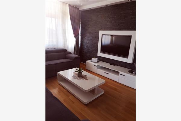 Apartment A1, for 8 persons