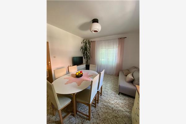 Apartment A2, for 8 persons