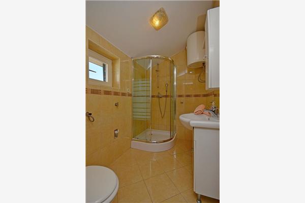 Apartment A1, for 5 persons