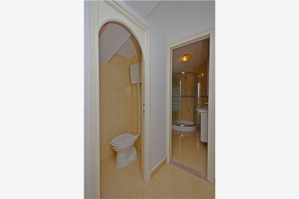 Apartment A1, for 5 persons