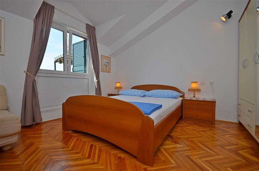 Apartment A1, for 5 persons