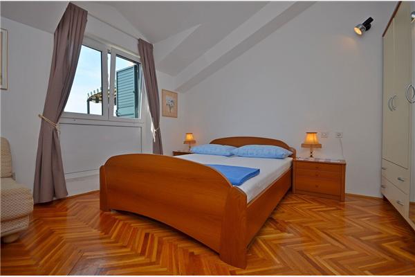 Apartment A1, for 5 persons