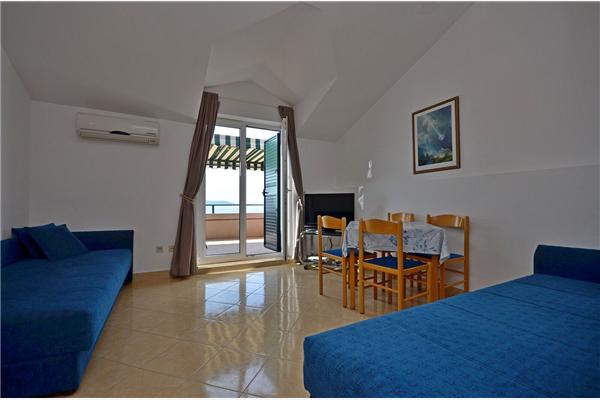 Apartment A1, for 5 persons