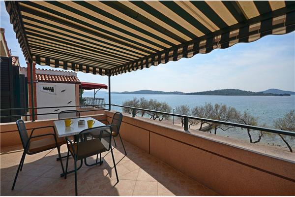 Apartment A1, for 5 persons