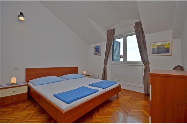 Apartment A1, for 5 persons
