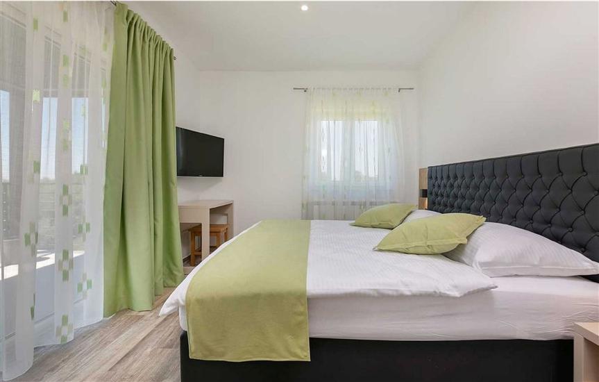 House K1, for 14 persons