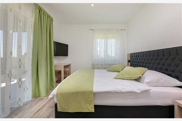 House K1, for 14 persons