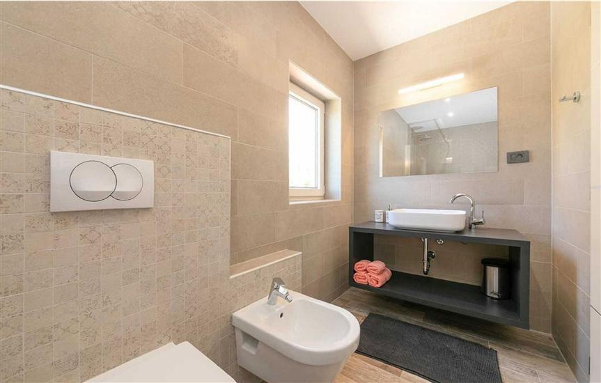 House K1, for 14 persons