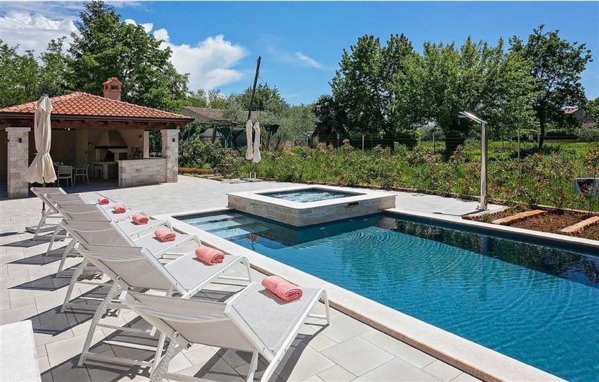 House K1, for 14 persons