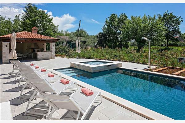 House K1, for 14 persons