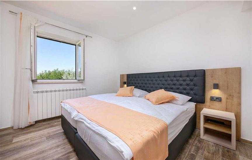 House K1, for 14 persons