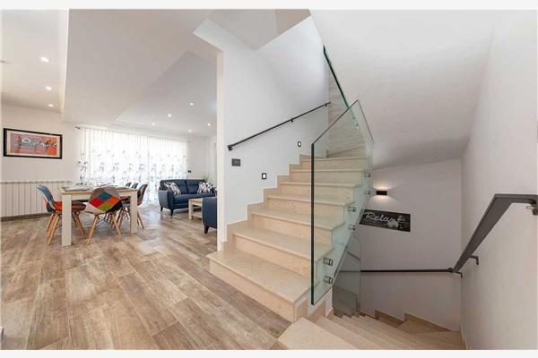 House K1, for 14 persons