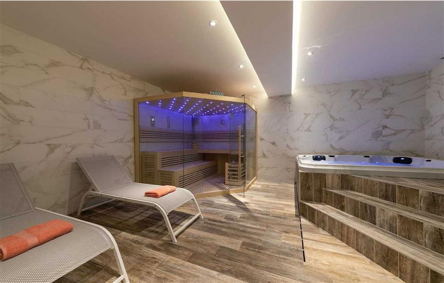 House K1, for 14 persons