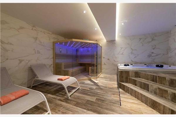 House K1, for 14 persons