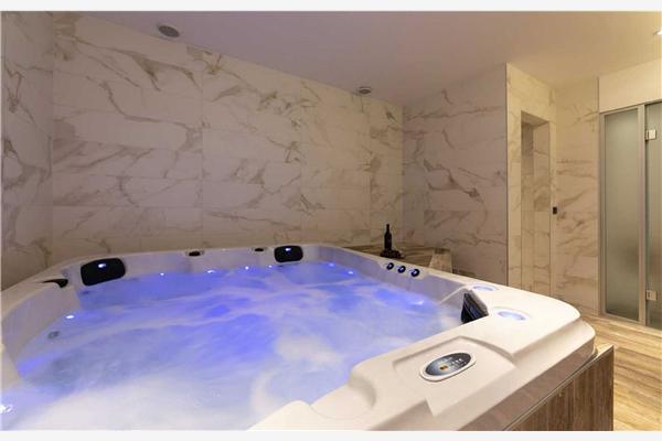 House K1, for 14 persons