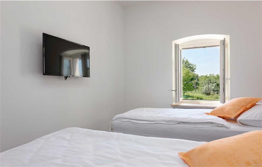 House K1, for 14 persons